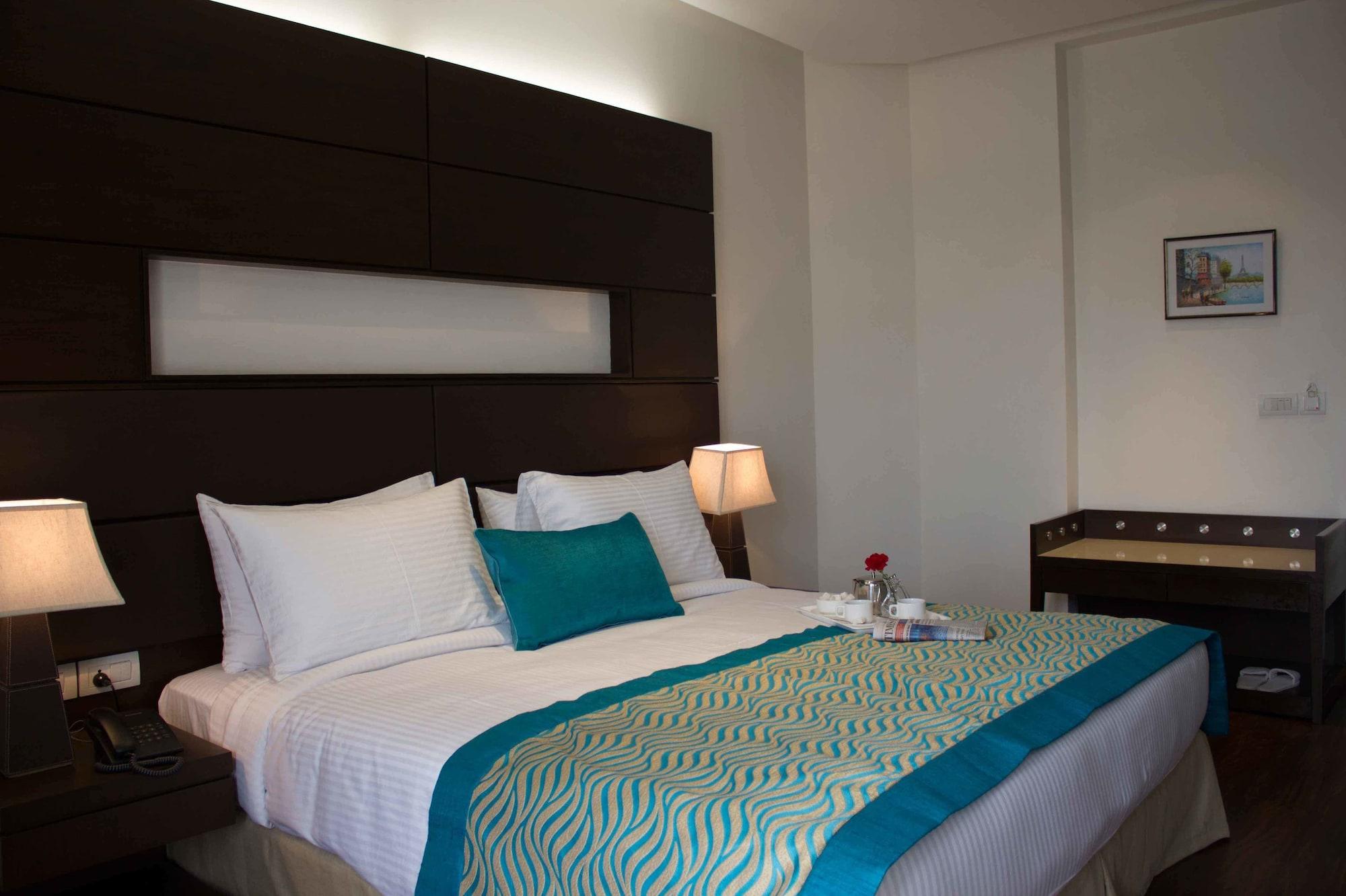 Hotel 91 Golf Course Road 구르가온 외부 사진