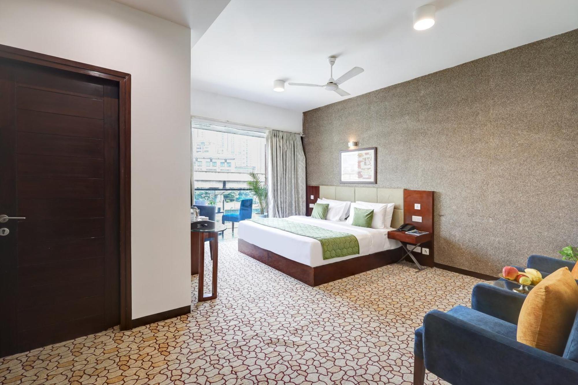 Hotel 91 Golf Course Road 구르가온 외부 사진