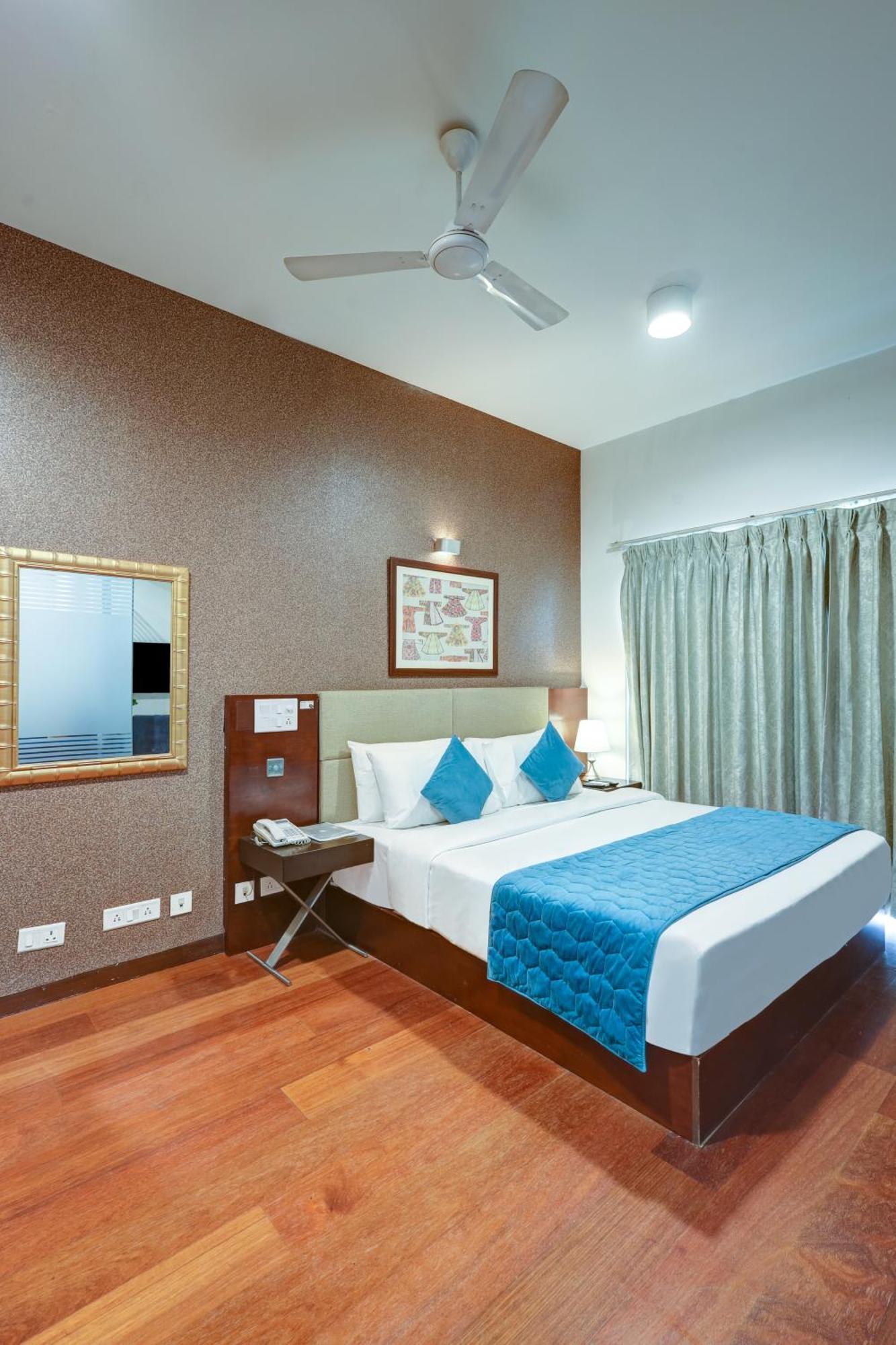 Hotel 91 Golf Course Road 구르가온 외부 사진