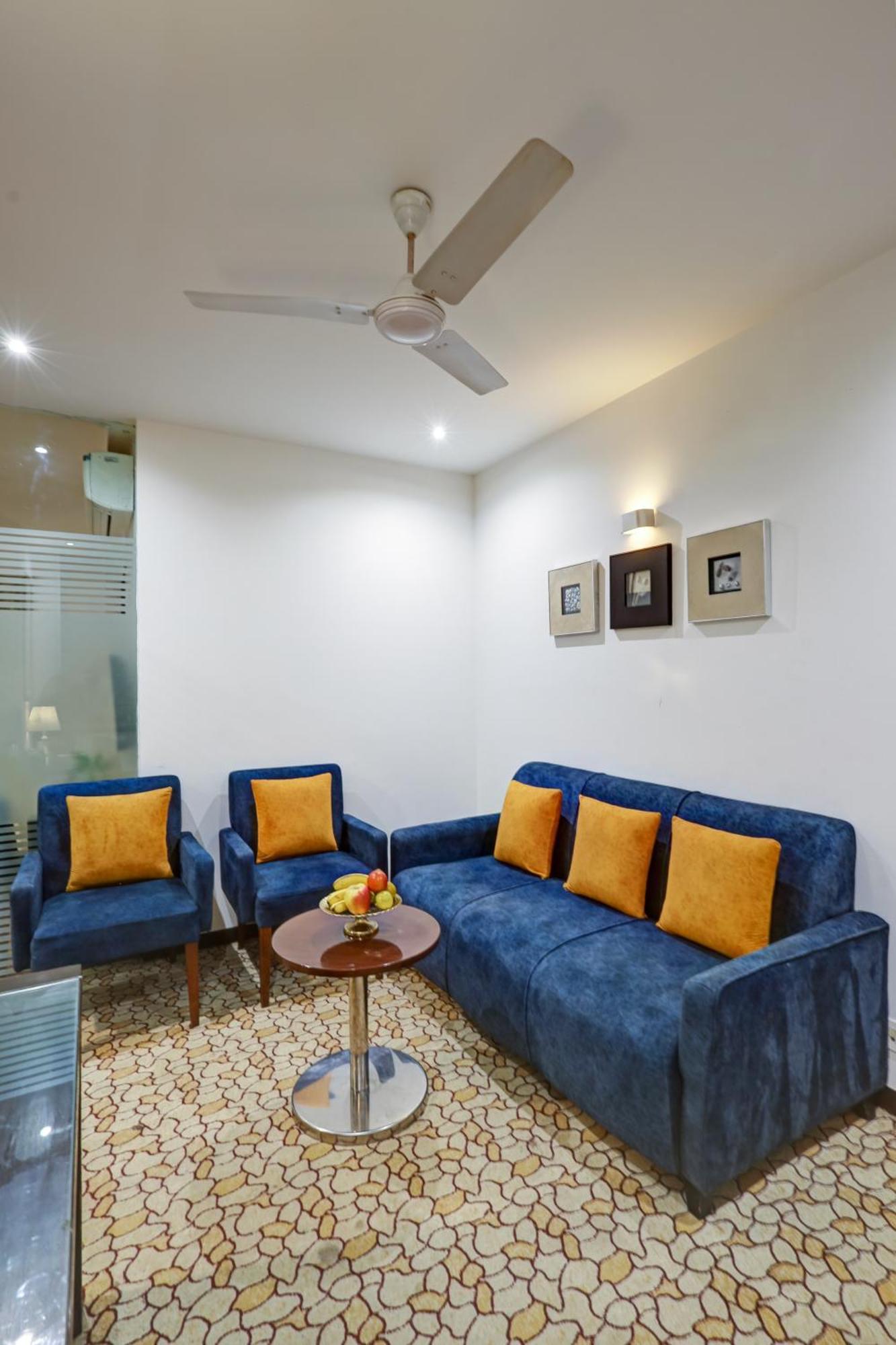 Hotel 91 Golf Course Road 구르가온 외부 사진